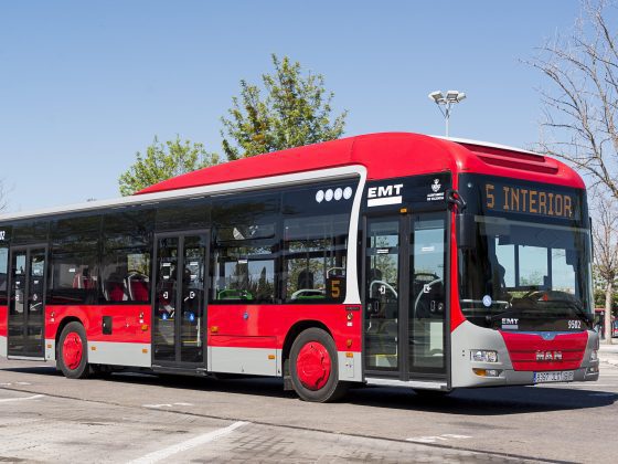 Imagen de un autobús de la linea 5
