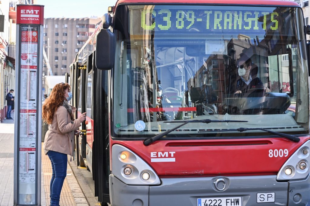 Imagen pasajera linea C3 89 - Transits