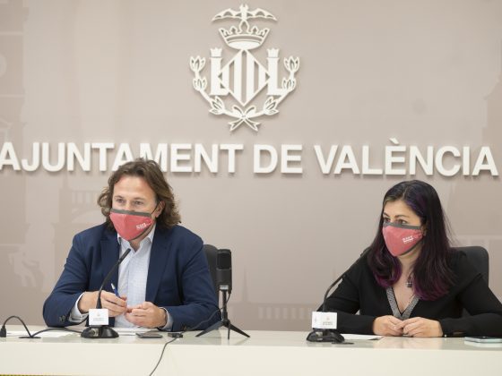 Imagen de la rueda de prensa de Grezzi en el plan estratégico de la EMT