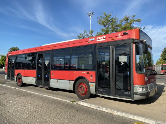 Imagen autobús donado al Sahara