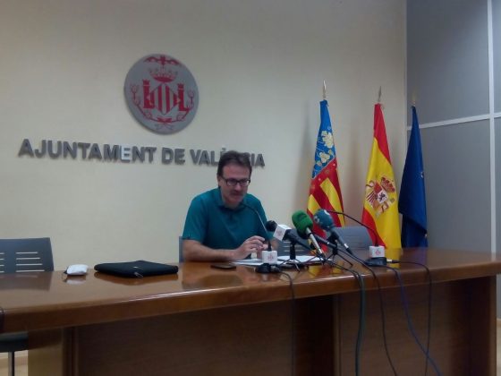 Imagen de Giuseppe Grezzi en rueda de prensa