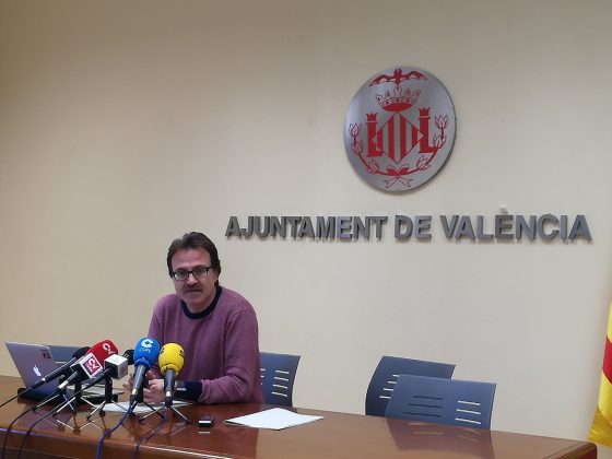 Imagen de Giuseppe Grezzi en rueda de prensa