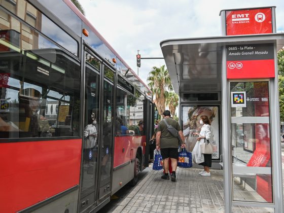 Imagen parada de autobús 0685 - La Plata - Amado Granell Mesado