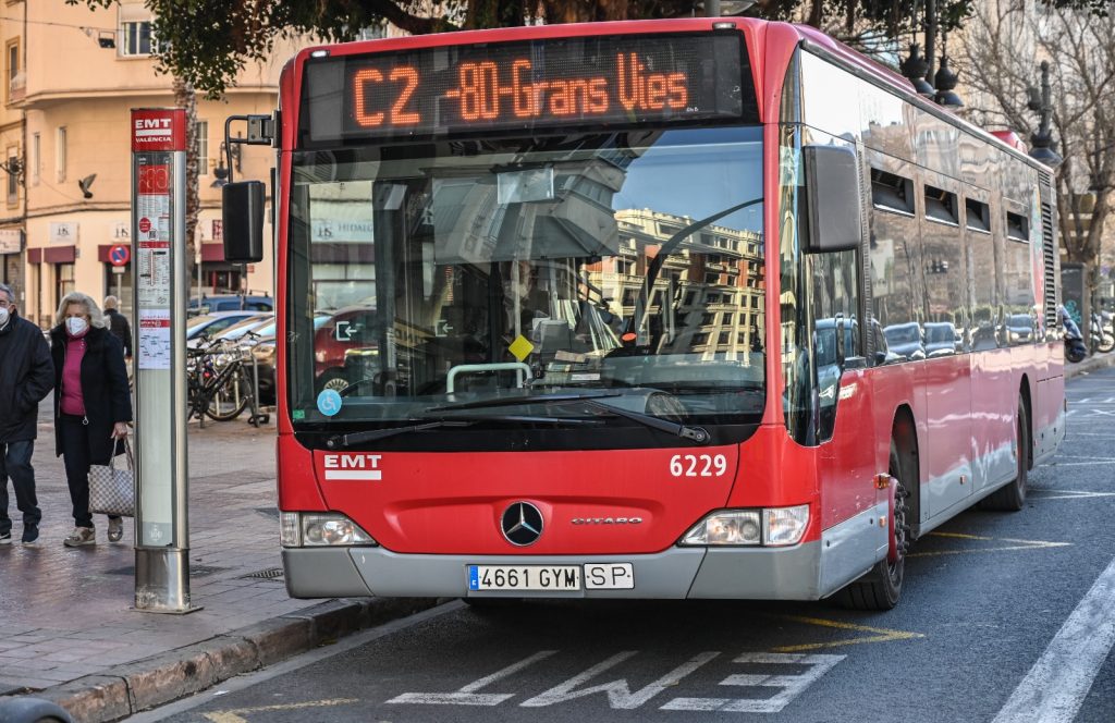 Imagen autobús Linea C2 80 Grans Vies