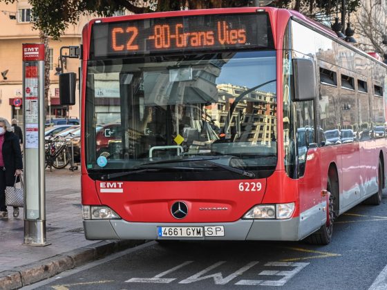 Imagen autobús Linea C2 80 Grans Vies