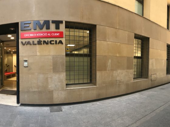 Imagen de la fachada del edificio de la oficina de atención al cliente de Valencia