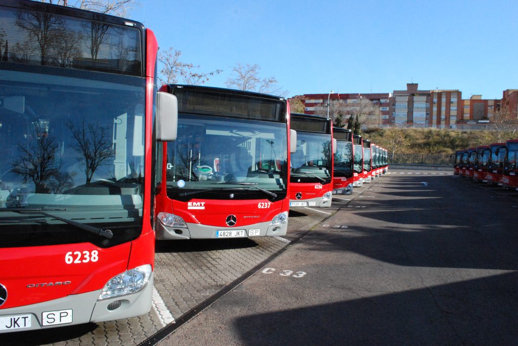 Imagen de la flota de autobuses de la EMT