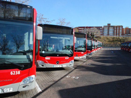 Imagen de la flota de autobuses de la EMT